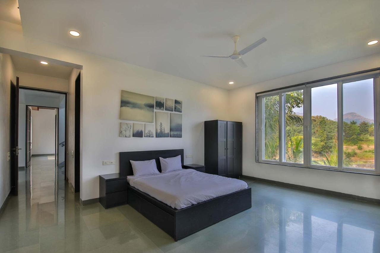 Twilight Grove By Stayvista - Pool- View Villa With Manicured Lawn, Contemporary Interiors & Home Theatre Karjat Dış mekan fotoğraf