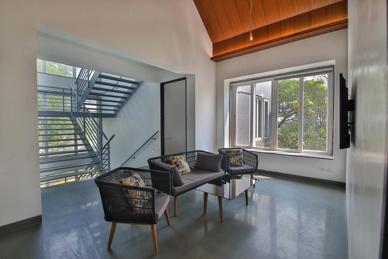 Twilight Grove By Stayvista - Pool- View Villa With Manicured Lawn, Contemporary Interiors & Home Theatre Karjat Dış mekan fotoğraf
